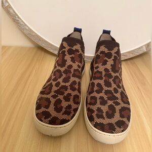 Rothy’s Chelsea Wildcat Leopard Slip On Hi-Top Sneakers Size 8.5